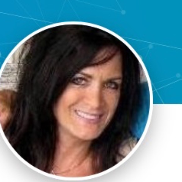 Meet your Posher, Julie - Picture 1 of 1